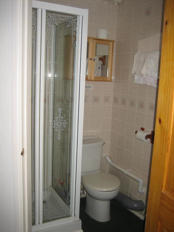 Four Seasons Guest House Pembrey Ruang foto